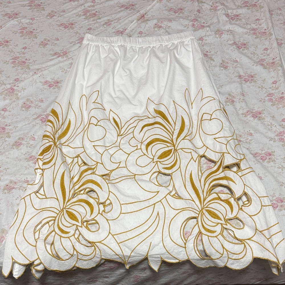 Avec Les Filles White and Gold A-Line Skirt